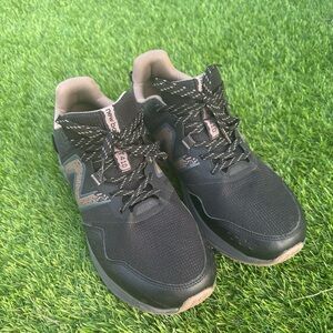 New Balance Men's Black and Tan Athletic Sneakers